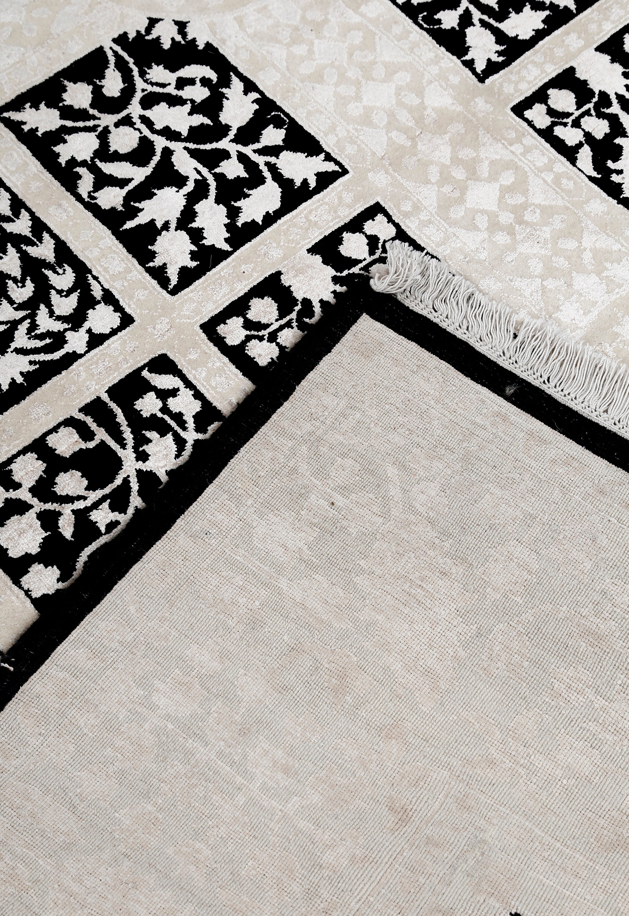 Noir Tile Symphony