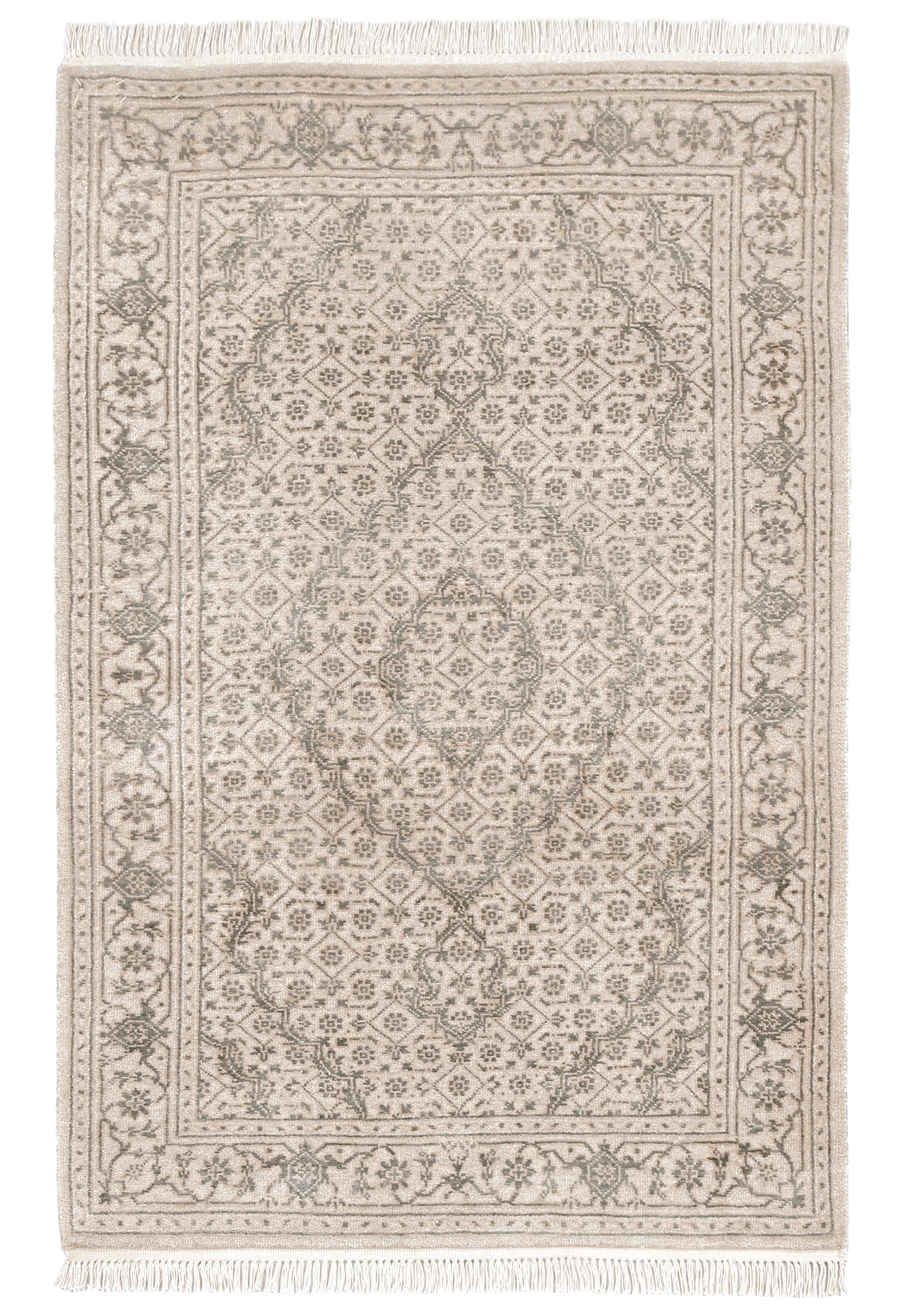 Pearl Mist Medallion