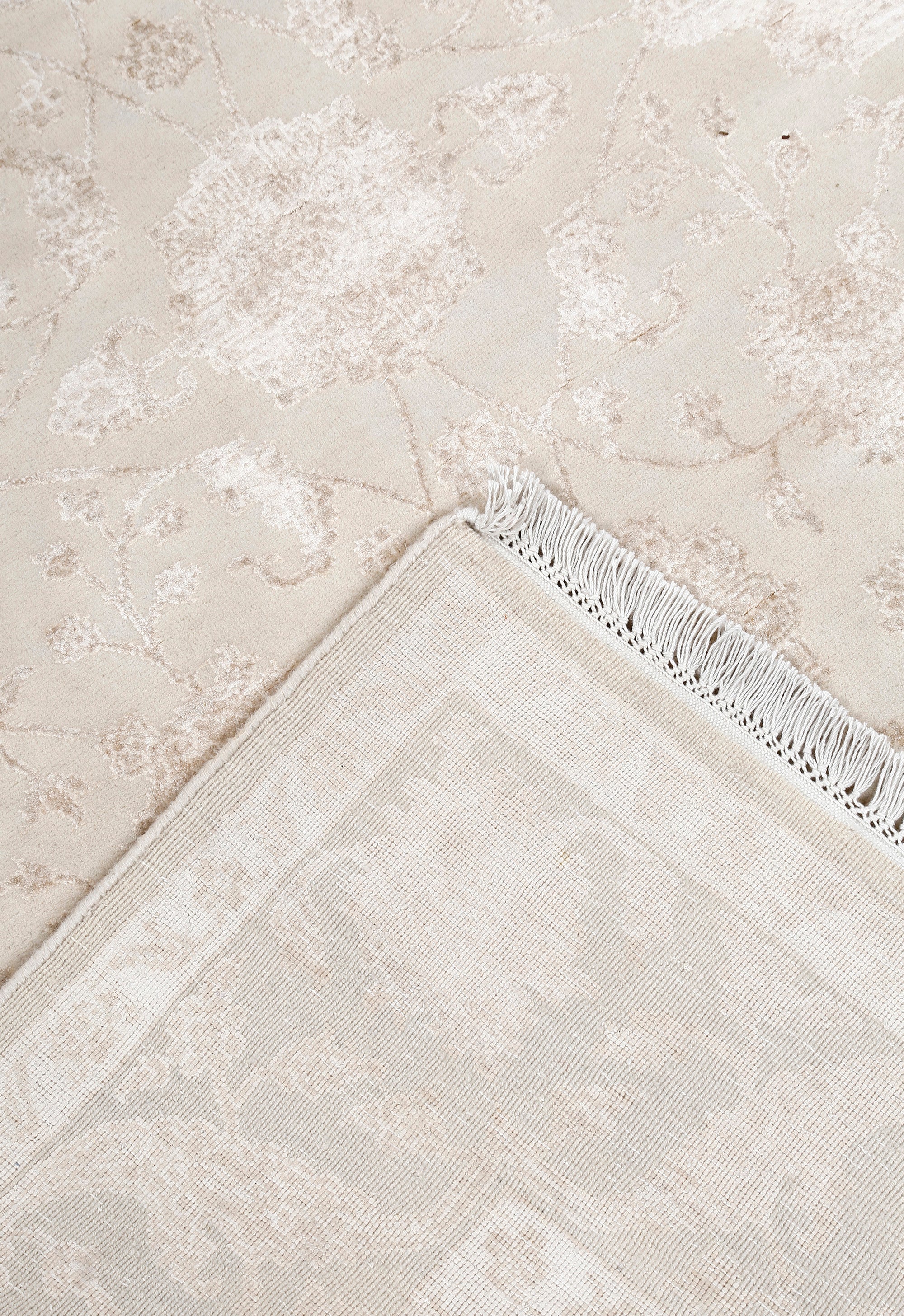 Pearl Scroll
