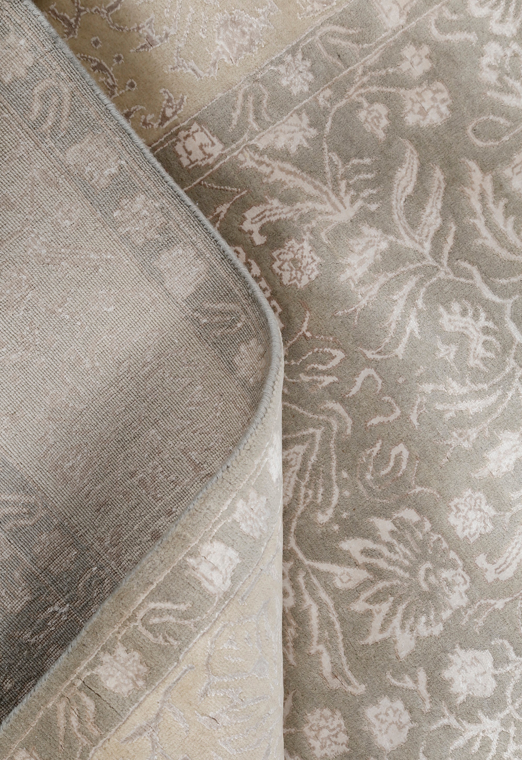 Champagne Scroll