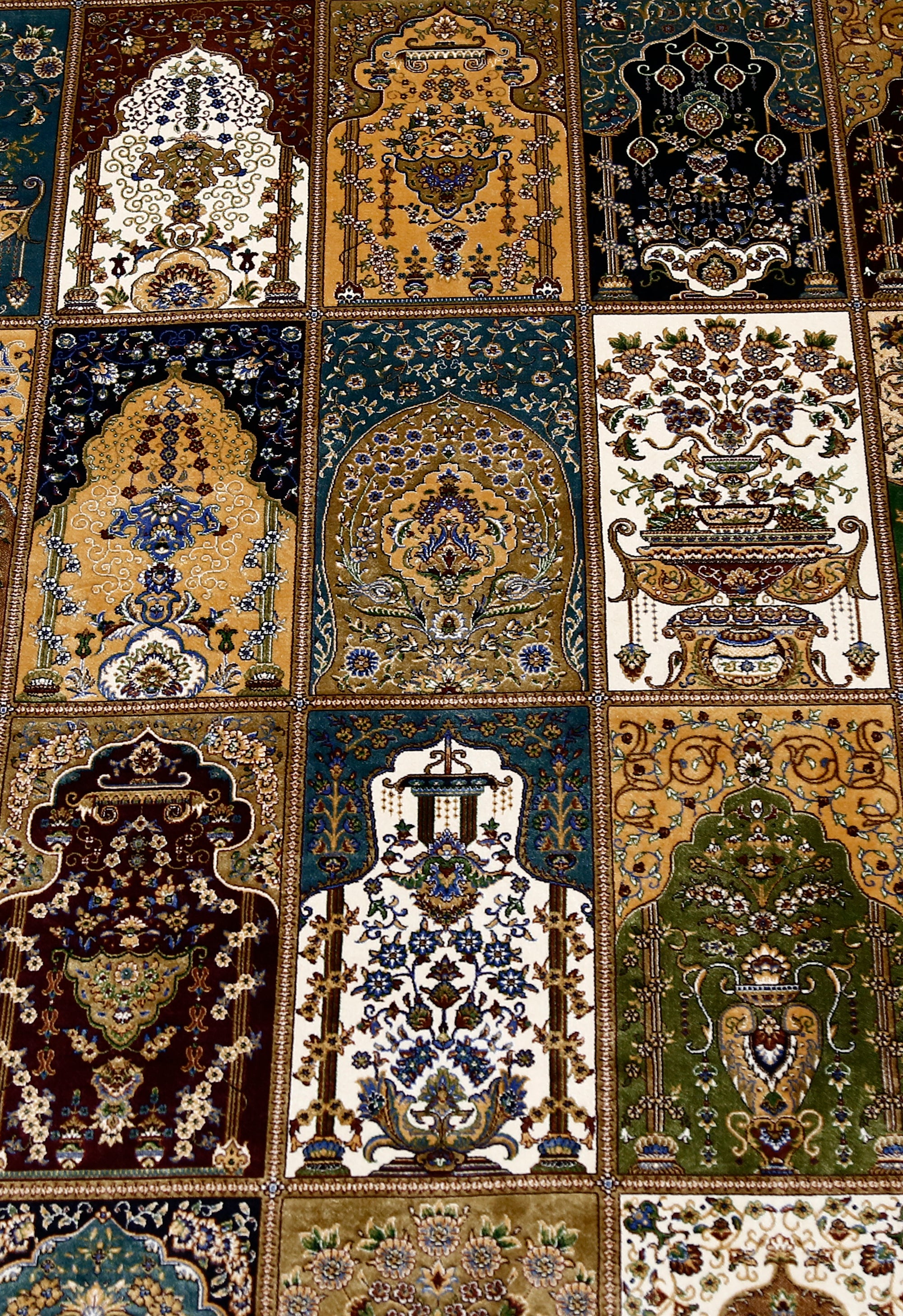 Classic Arch Design Rug