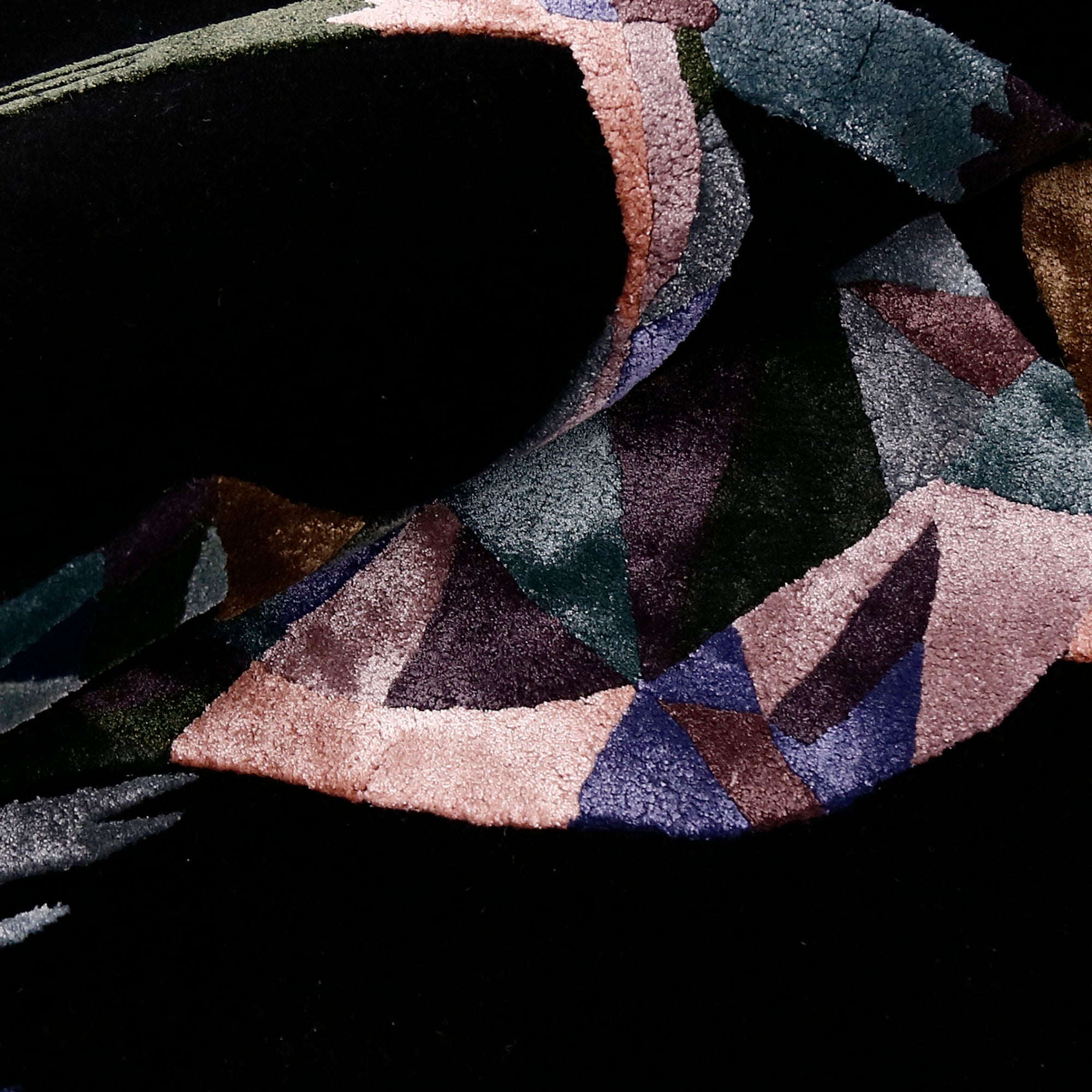 Geometric Horse Hand Tufted Wool Viscose Wall Rug