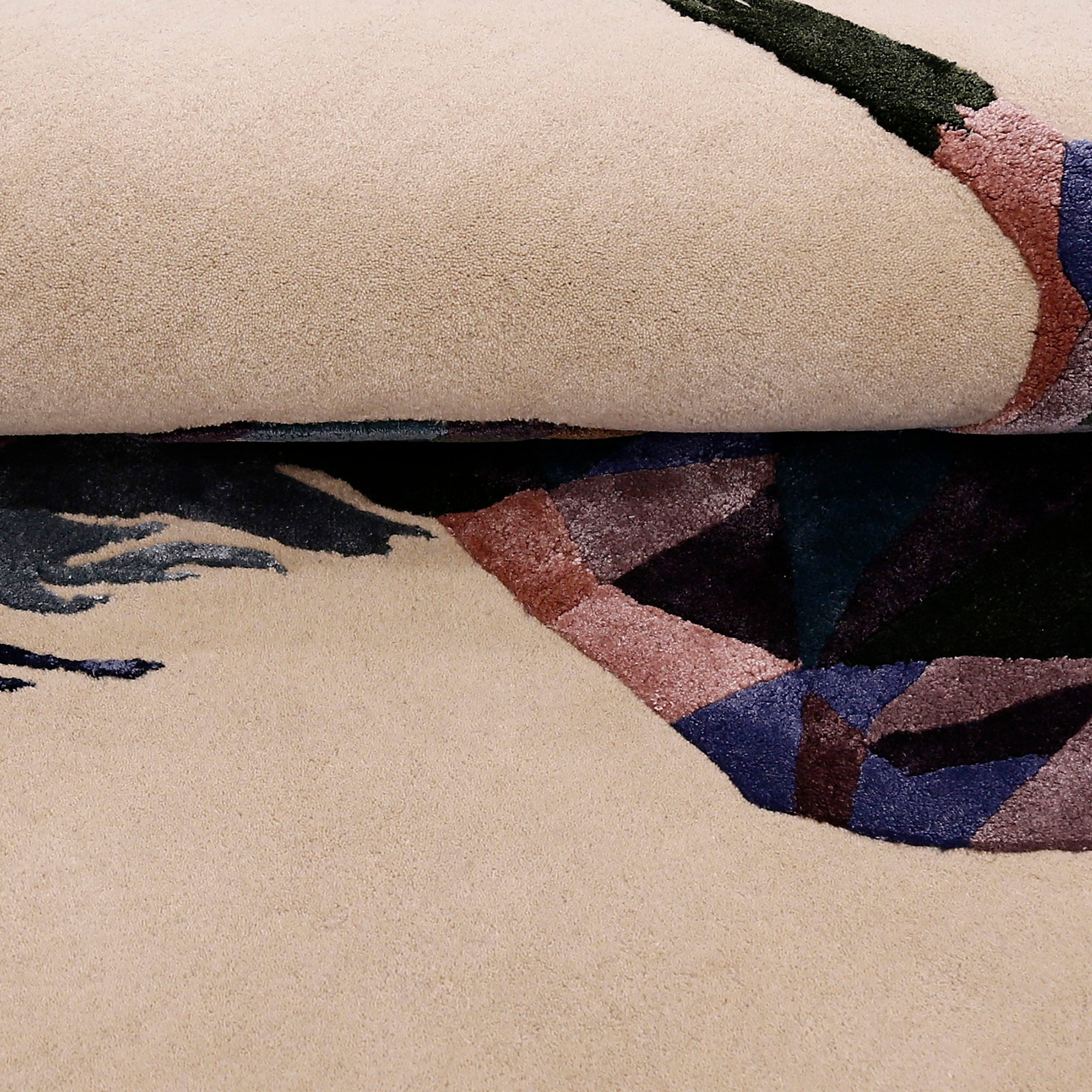 Geometric Horse Hand Tufted Wool Viscose Wall Rug