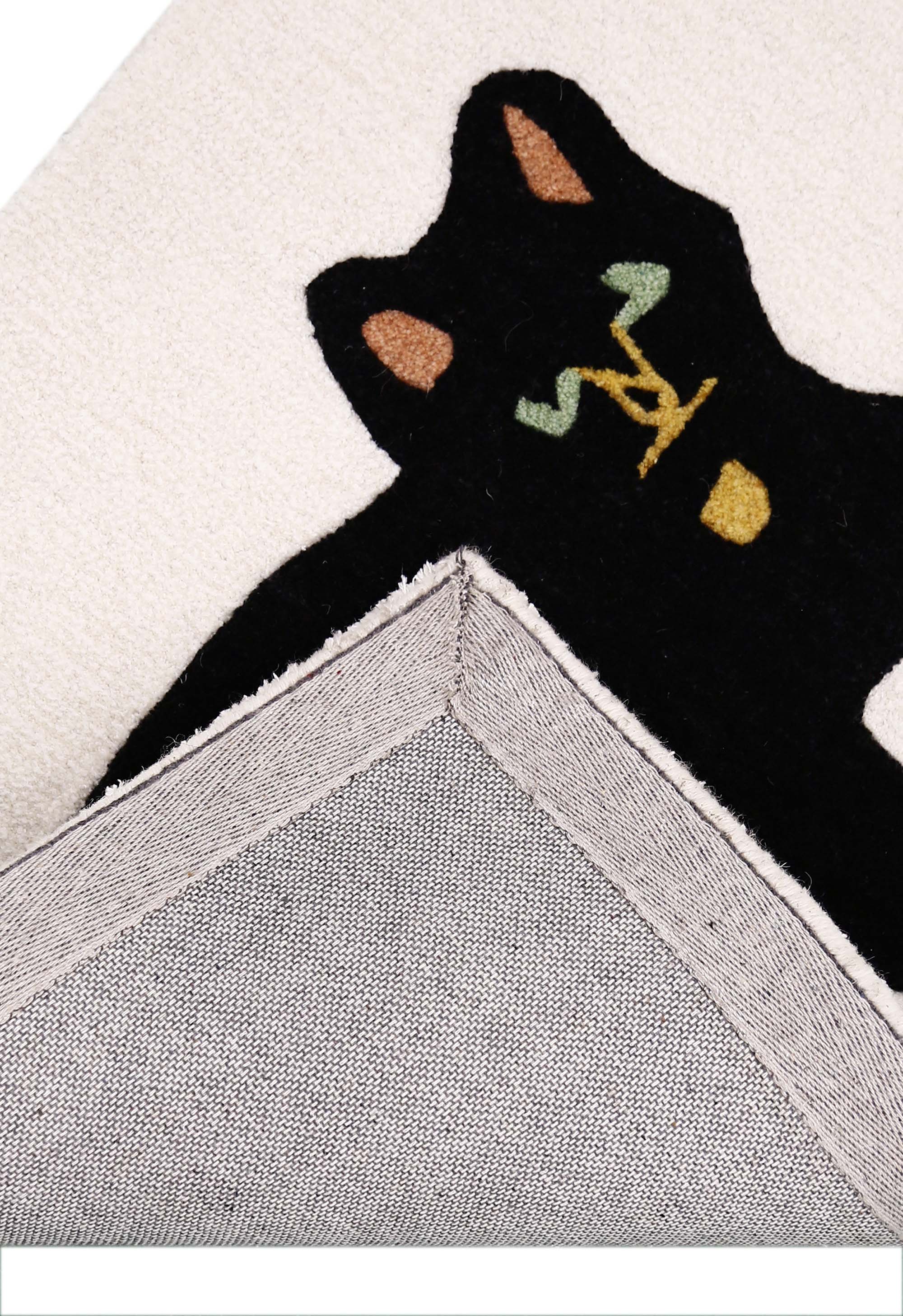 Cat-Shaped Carpet Black