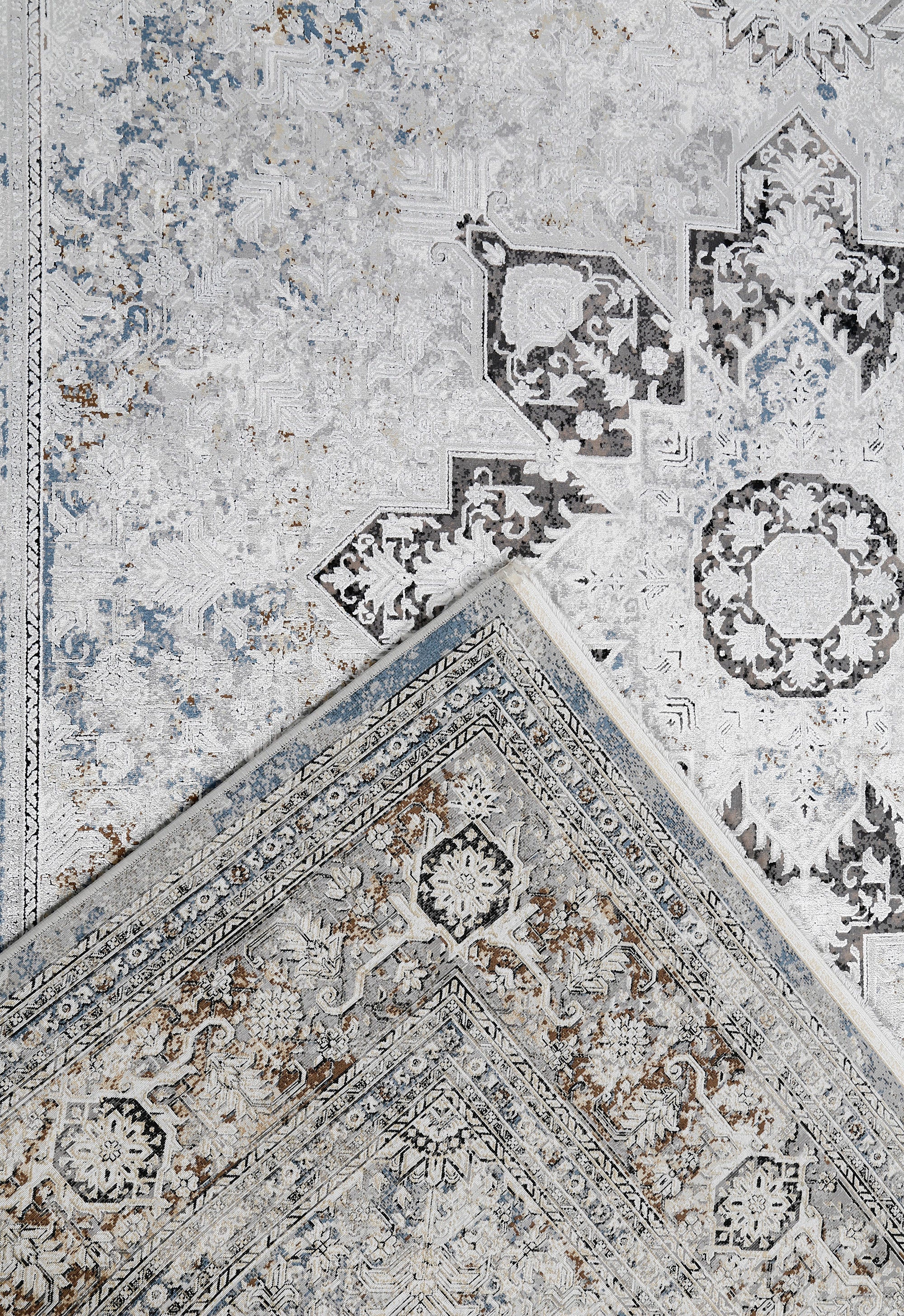 Frosted Courtyard Rug