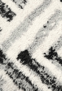Monochrome Maze