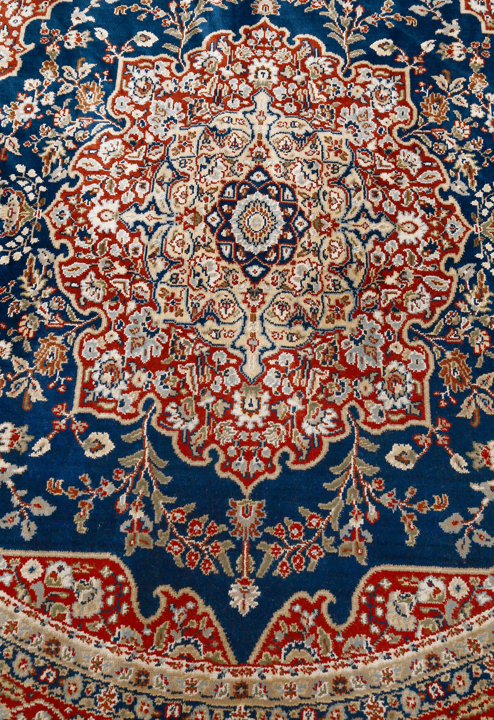Sapphire Palace Round Rug