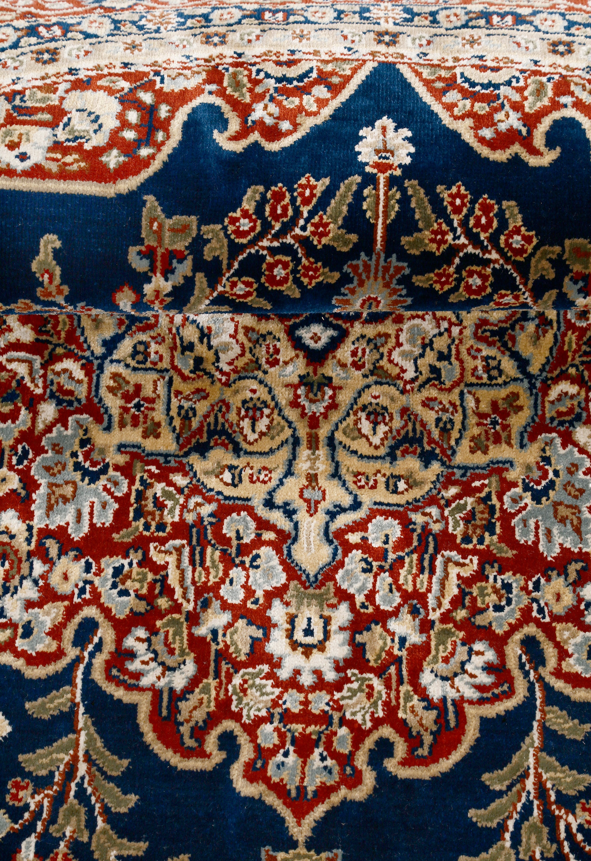 Sapphire Palace Round Rug
