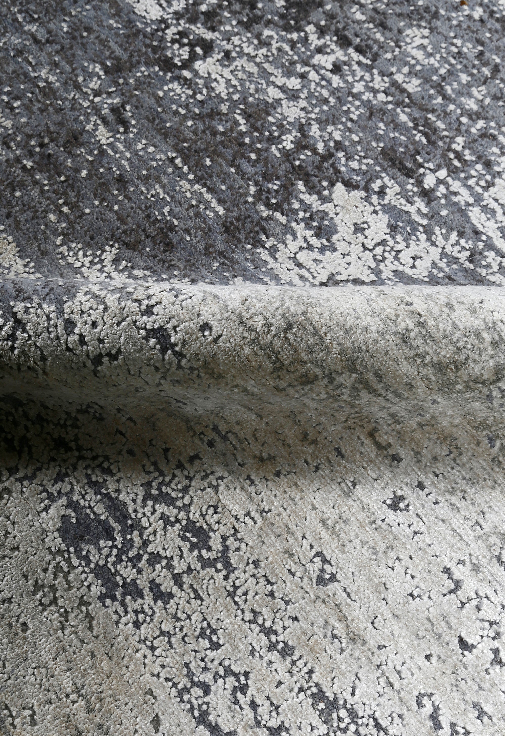Silver Ember Rug
